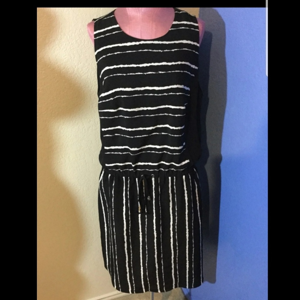 Vince Camuto Black White Striped Waist